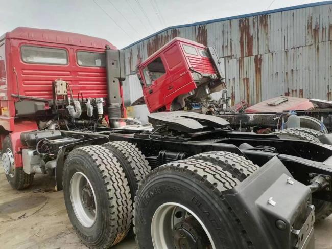 HOWO 375HP 371HP 6X4 10tires Tractor Truck Heavy Duty Trailer Head Tractor Trucks Price for Sale