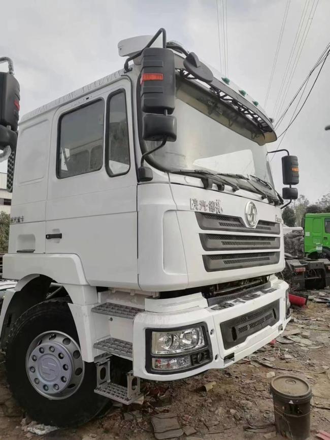 Hand 6X4 Sinotruck HOWO Manual Trucks Head Used Tractor Truck Price for Sale