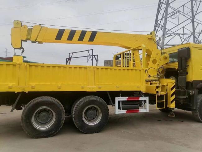 HOWO 6X4 Truck Mounted Crane 12t Straight Boom Crane 16t Folding Crane Truck Manufacturer
