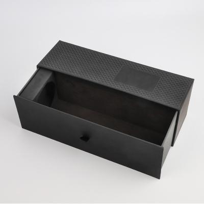 中国 引出し箱ISOの黒の贅沢なワインの精神の包装の板紙箱を滑らせるボール紙 販売のため