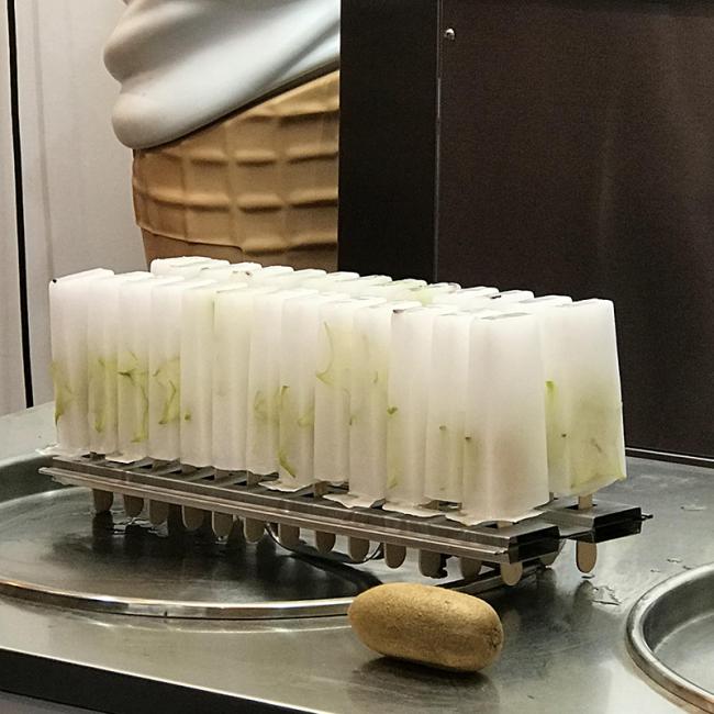 18000 Pcs/day Stainless Steel Commercial Ice Popsicle Making Machine With 6 Molds