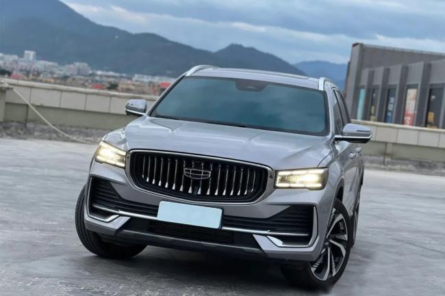2023 Geely Xingyue L Monjaro Gasoline Car 2.0t 4WD Awd Automatic Gear Box Light Interior Leather Seats Euro VI Standard