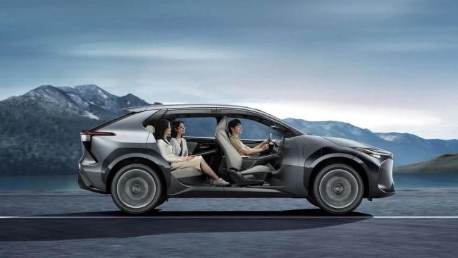 Toyota Bz4X Car SUV Electric Cars Vehicles High Speed 2WD Toyota Bz4X 615km 2023 New Energy 4 Wheel