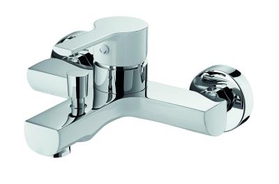 China Chrome-plated and white color Single-lever Bath Mixer Tap  Wall Mounted Brass for sale