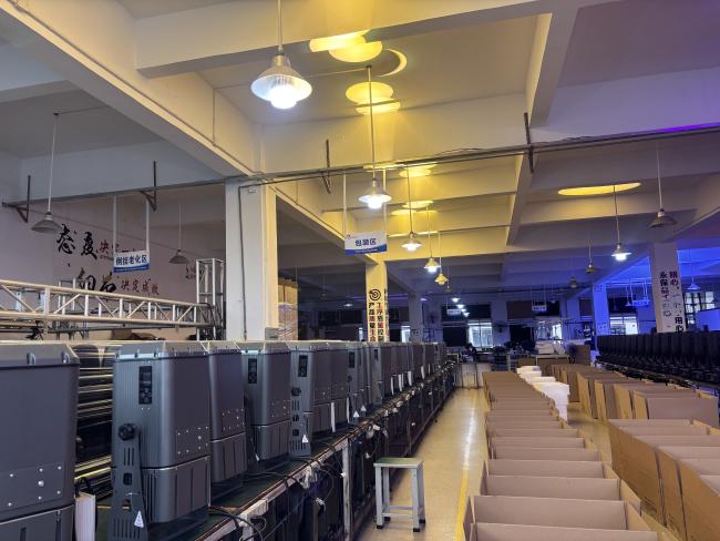 700W Outdoor Aluminum LED Projector - Professional lighting equipment for advertising and events