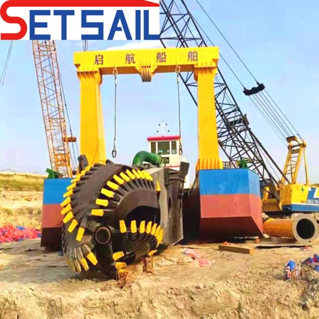 Water Flow 1500m3 12inch Hydraulic Cutter Suctiondredge Dredger