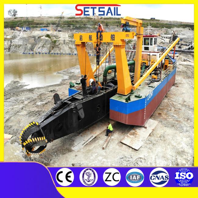Water Flow 9000m3 Cutter Suction Dredger with Anchor Boom