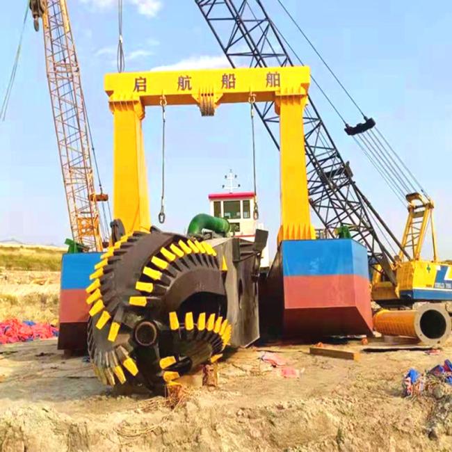 Hydraulic Diesel Engine 28inch Cutter Suction Dredger for River Sand