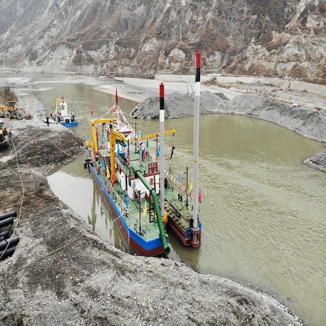 China Made 32 Inch Cutter Suction Dredger with Underwater Pump