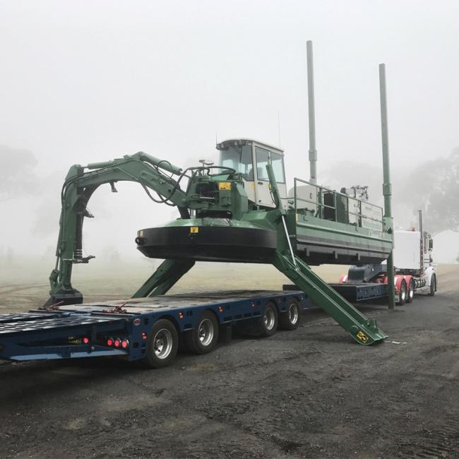 Water Flow 800m3 Amphibious Dredger with Hydraulic Motor