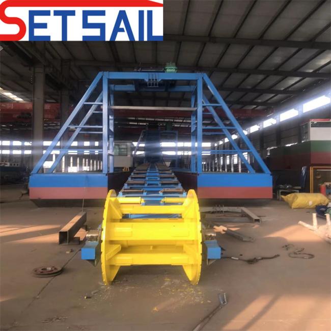 Chain Bucket Gold Dredger Mining Machinery for River Diamond
