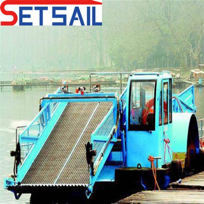 Amphibious Weed Harvester with Other Functions Dredging