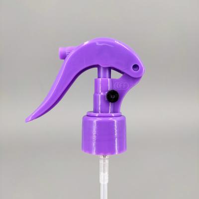 China embalaje cosmético púrpura negro blanco de 24m m 28m m Mini Foaming Trigger Spray Head Pp pequeño en venta