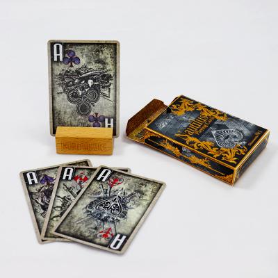China Impresión a medida de fábrica de alta calidad de estilo ruso intrincado de cartas de juego Impresión de papel de oro liso oscuro de cartas de juego de póquer en venta