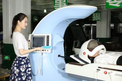 China Máquina médica da terapia da descompressão para o alívio das dores cervical da doença à venda