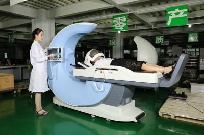 China Innovative Design Non Surgical Spinal Decompression System 0-150mm Bed Translation for sale