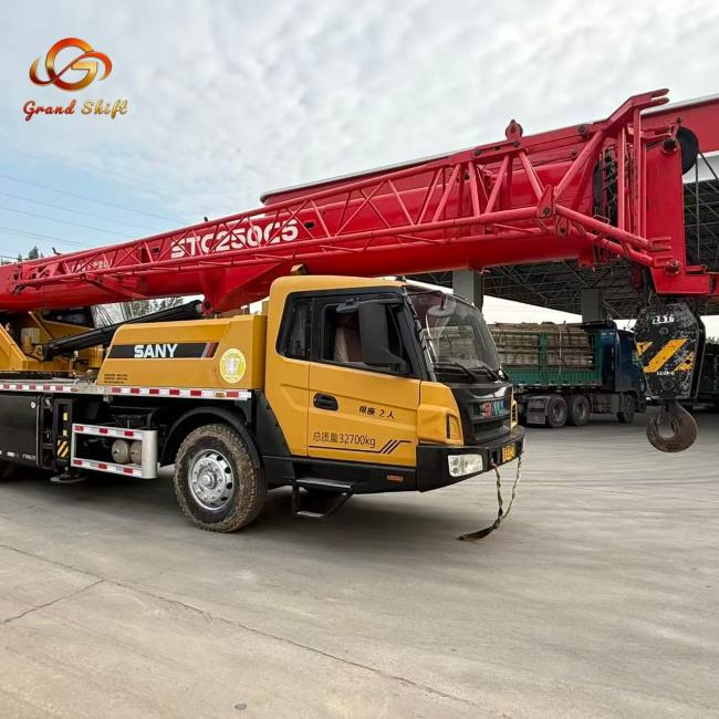 SANY STC250C5 Truck Crane side view