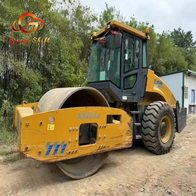 XCMG XS223J Single Drum Roller front view