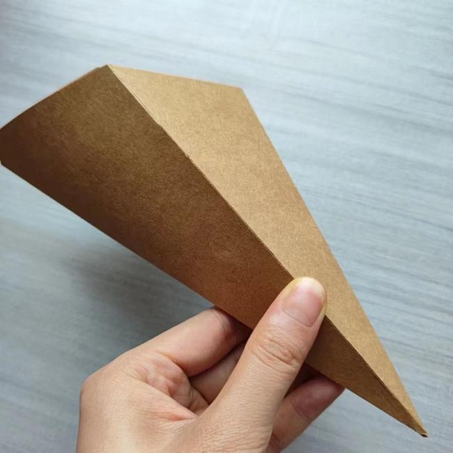 Customized Wholesale Chips Paper Cone Box Oil Proof Bag Triangle Chips Box