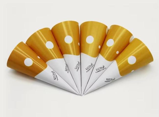 Summer New Customized Logo Sleeving Cone Shaped Ice Cream Paper Holder with Pointed Bottom and Flat Wave Top Cup for Ice Cream