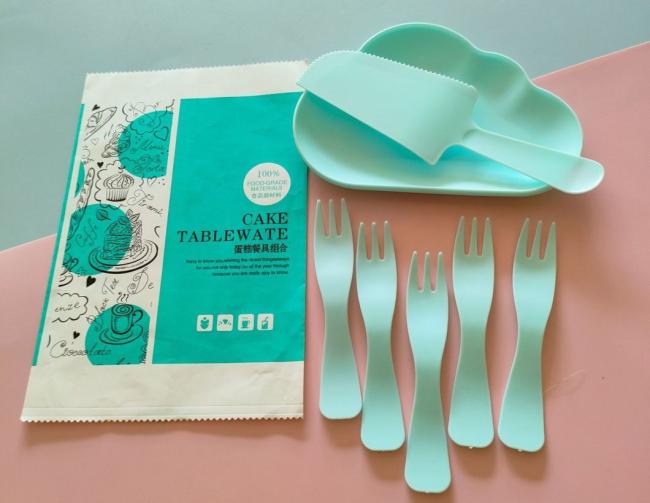 Birthday Cake Knife and Fork Set Plastic Disposable Knife Fork Plate Suit Creative Design Plate Cake Cutlery Suit