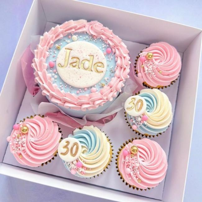 Regular Cupcake with Transparent Pet Cover Customized Logo and Size Cup Cake Box