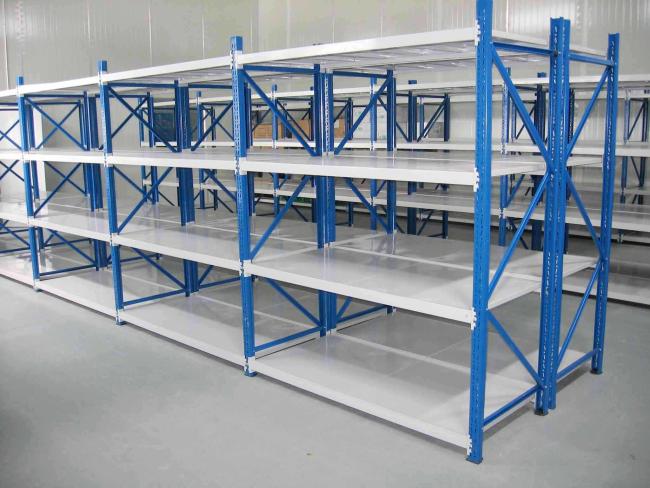 Medium duty racking system installed in warehouse environment