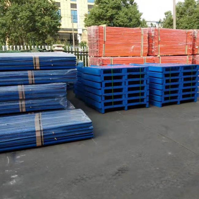 Steel pallet racking system