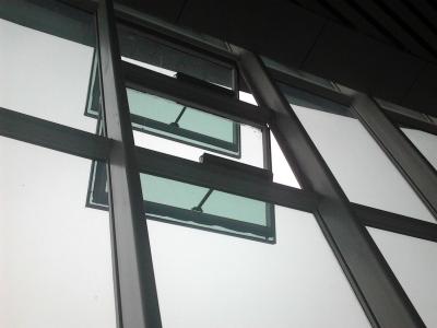 Chine OEM / ODM fenêtre ouverte suspendue en aluminium isolée thermiquement à vendre
