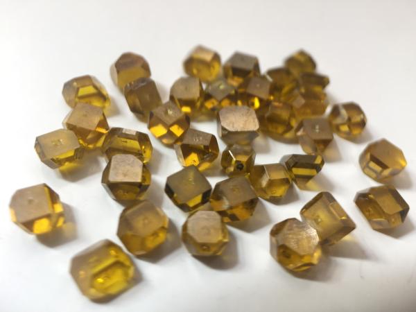Quality 1mm - 4mm Synthetic Monocrystalline Diamond Rough Hpht Diamond Abrasives for sale
