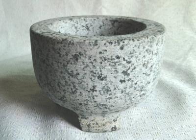 China Custom Shape Granite Stone Bowl Outside Honed Finish Non Toxic With 3 Legs for sale