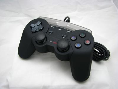 中国 PC/P2/P3人間の特徴をもつゲームのコントローラー、二重振動PCのための無線ゲームのコントローラー 販売のため