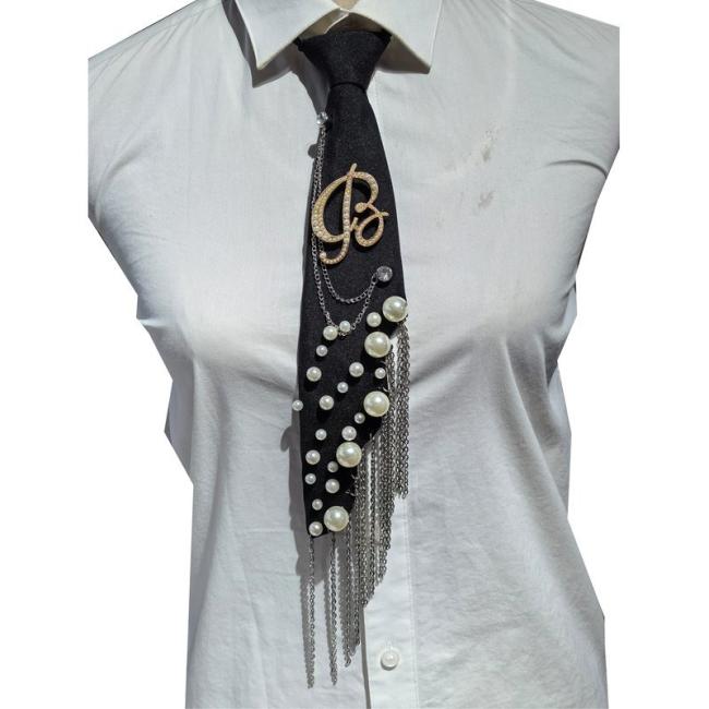 Letter B Pearl Brooch Necktie Black