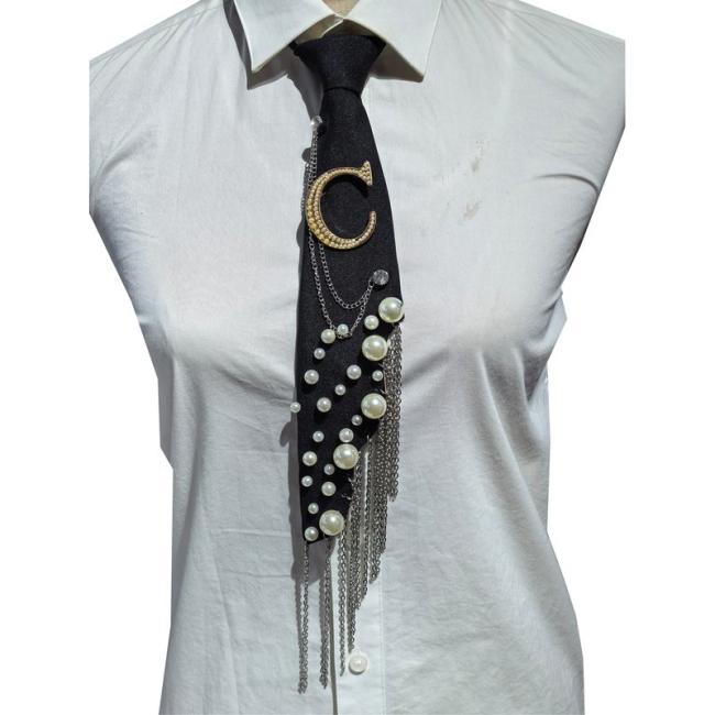 Letter C Pearl Brooch Necktie Black