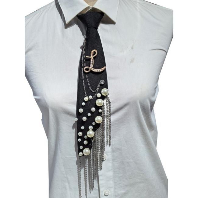 Letter L Pearl Brooch Necktie Black