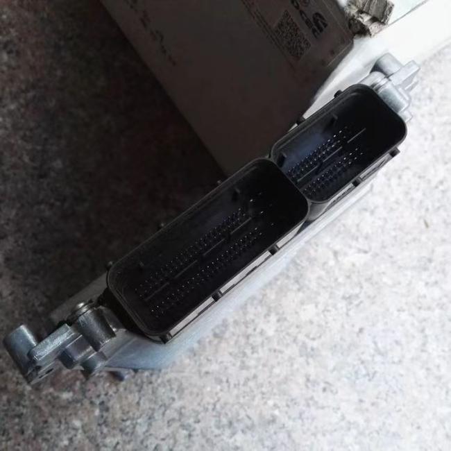 CM2880 ECU internal components