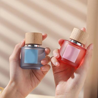 China Clear Texture OEM Wooden Perfume Cap With Good Hand Feel for sale
