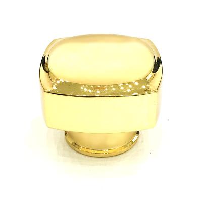 China Shiny Gold Color Regular Metal Aluminium Zamak Bottle Caps for sale
