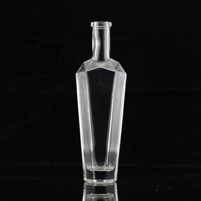 China Botella de vidrio para bebidas industriales perfecta para whisky vodka ron tequila en venta