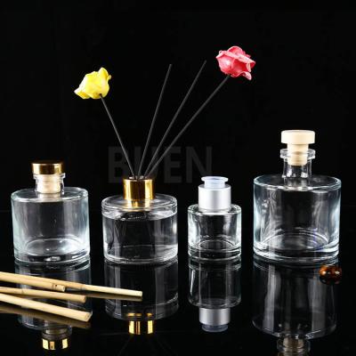 China Botella de cristal redonda del difusor del aroma del tapón de tuerca, 100ml Reed Diffuser Bottle en venta