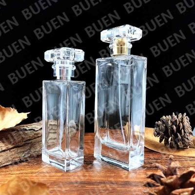 China Botella de perfume portátil de lujo personalizada del rectángulo de la botella del espray de perfume del vidrio en venta