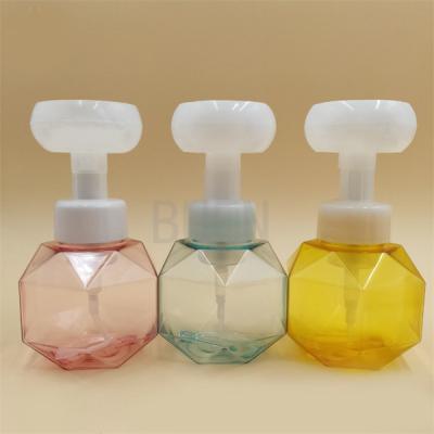 Chine Le distributeur adapté aux besoins du client de savon de mousse formé par fleur de PETG renversent non 43mm 1.6cc à vendre