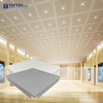 China El metal perforado acústico 2 x techo del reemplazo de la prenda impermeable del panel de techo 2 teja para el edificio de oficinas en venta