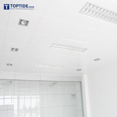 Chine Tuiles acoustiques blanches de plafond pour le panneau de plafond décoratif de construction commercial en métal d'insonorisation pour le mur à vendre