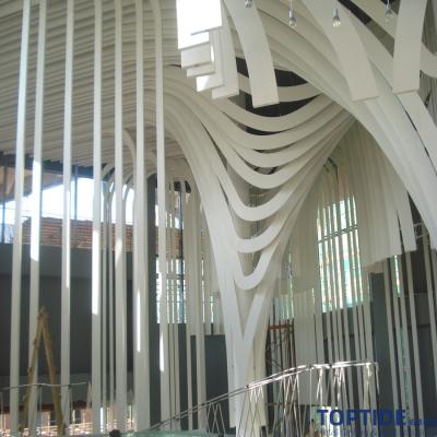 China Aluminium Customized Curved Baffle Ceiling System Interior Architectural Linear Plank Panels for sale