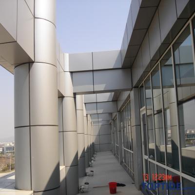 China Ce Lichtgewicht maakt 3.0mm de Pijleromslagen waterdicht van de Aluminiumportiek Openlucht Te koop