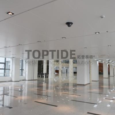 China Sistemas do teto da forma do tamanho da construção teto suspendido integrado de alumínio do metal dos multi à venda