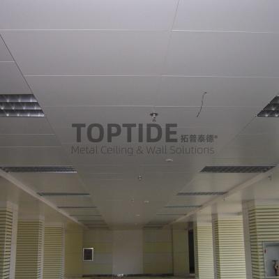 Chine Pearl White False Aluminum / Aluminium Suspended Metal Ceiling Grid Systems With Windproof à vendre