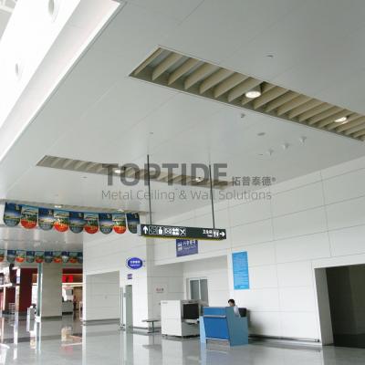 Chine Tuiles lavables de plafond de baisse de Hall Suspended Flat Steel Plate en métal décoratif de plafond de mur de foyer à vendre