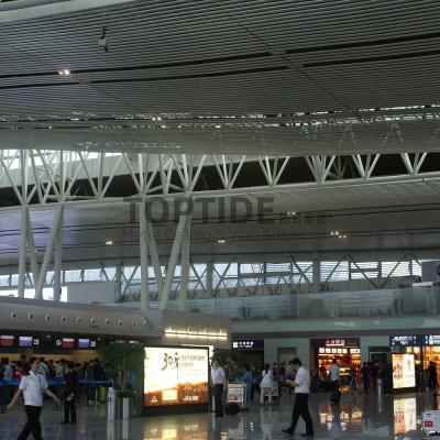 Chine La coutume suspendue de plafond en métal a courbé les panneaux de plafond faux en aluminium à vendre